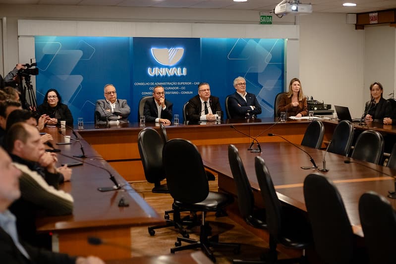 Univali recebe gestores da Università degli Studi di Perugia