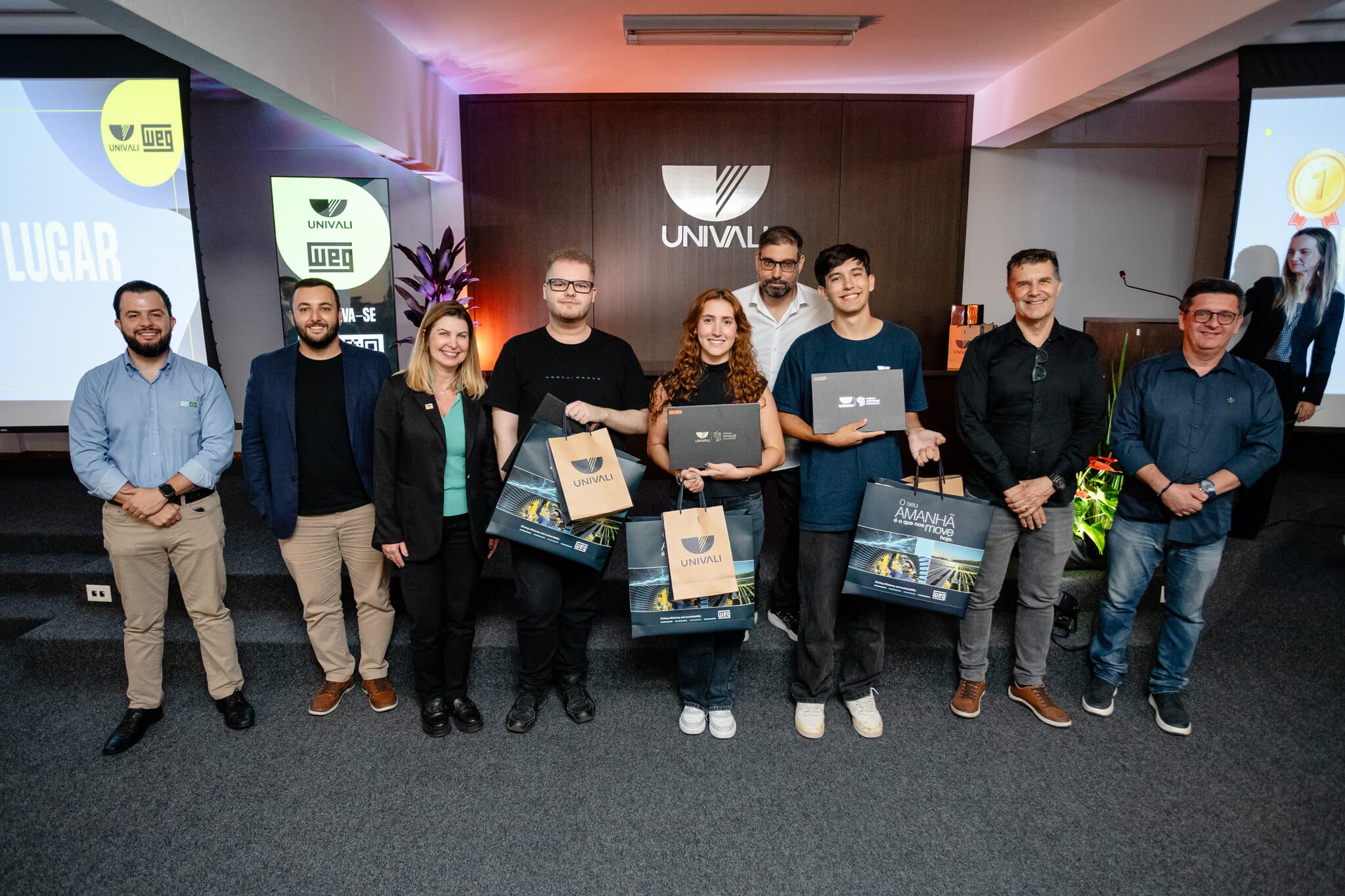 Equipe vencedora concurso Univali WEG