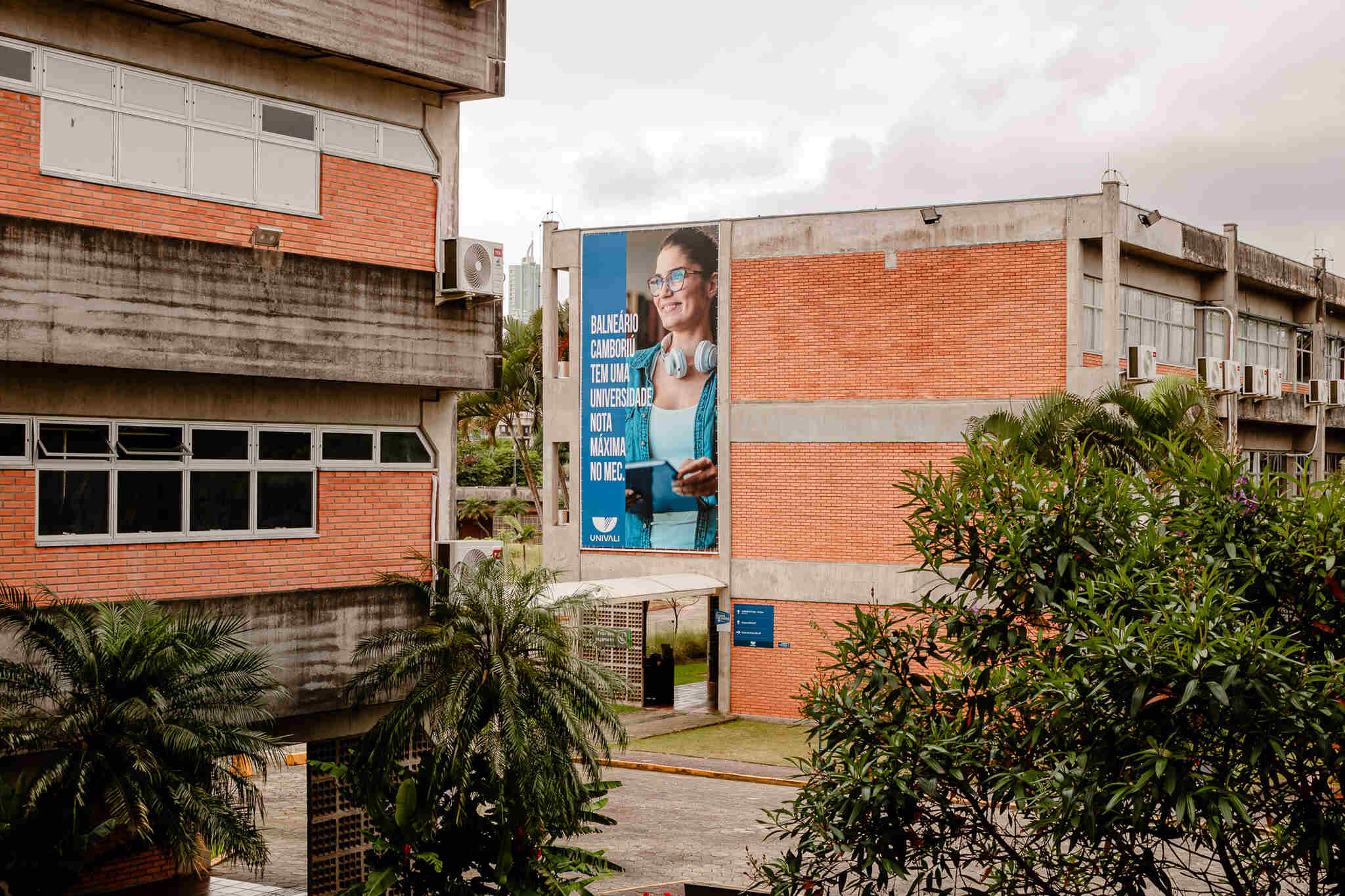 Pesquisadores na área de turismo e hotelaria da Univali conquistam premiações