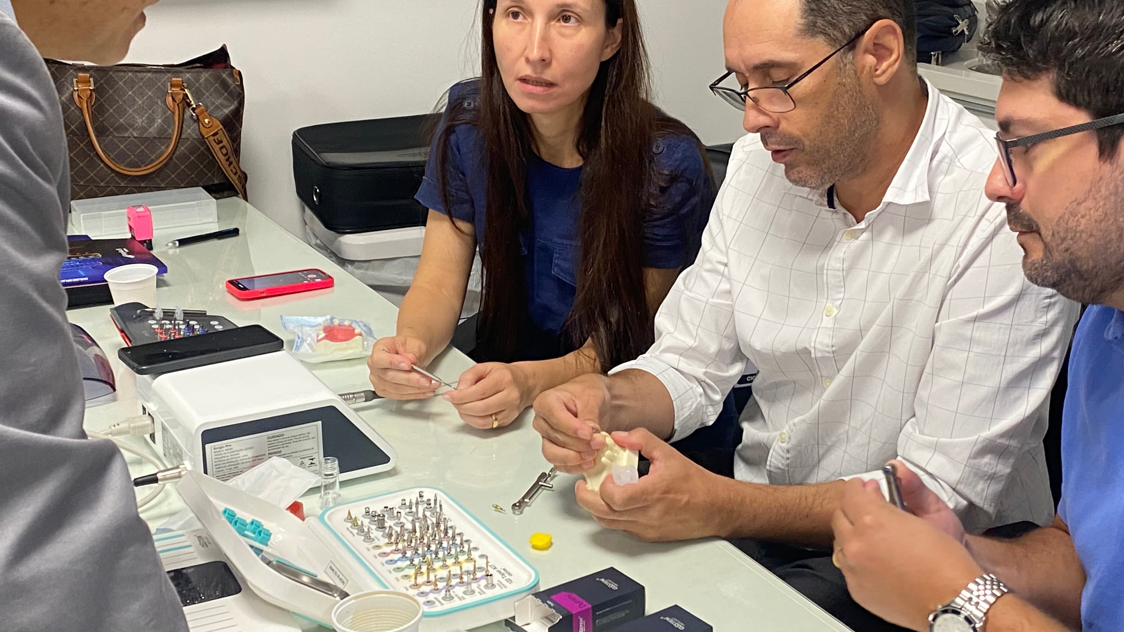 Workshop Implacil Osstem + Laboratório UP na Univali Be Dental School