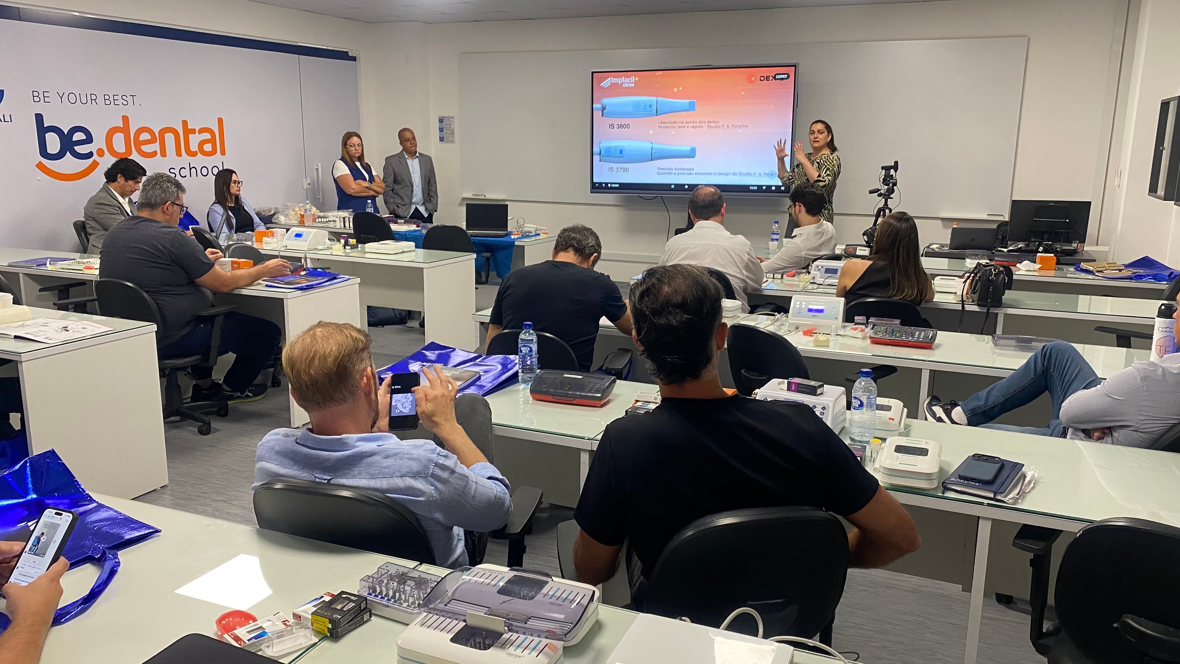 Workshop Implacil Osstem + Laboratório UP na Univali Be Dental School