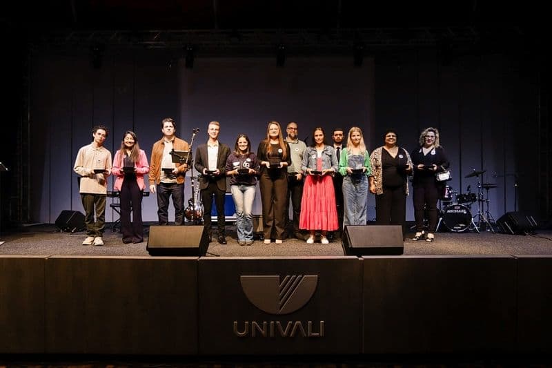 Concurso Hino Univali - Foto Dales Hoeckesfeld (1).jpg Concurso Hino Univali - Foto Dales Hoeckesfeld (1).jpg