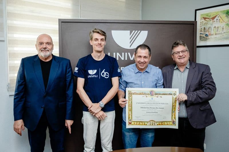 Diplomas Perugia - Foto Dales Hoeckesfeld (3).jpg Diplomas Perugia - Foto Dales Hoeckesfeld (3).jpg