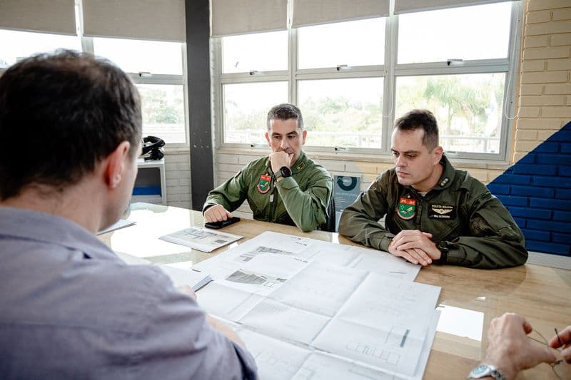 Entrega projeto hangar PM Univali - Foto Dales Hoeckesfeld (2).jpg Entrega projeto hangar PM Univali - Foto Dales Hoeckesfeld (2).jpg