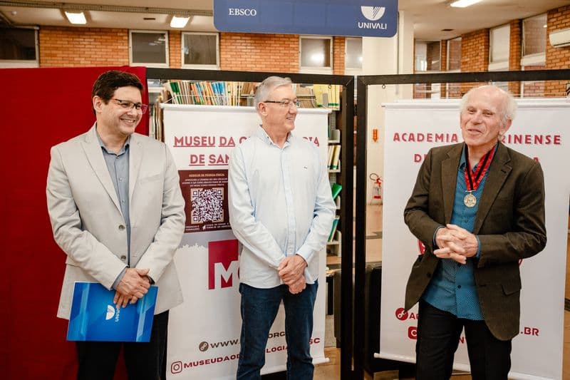 Exposição MOSC - Foto Dales Hoeckesfeld - 0021_Easy-Resize.com.jpg Exposição MOSC - Foto Dales Hoeckesfeld - 0021_Easy-Resize.com.jpg