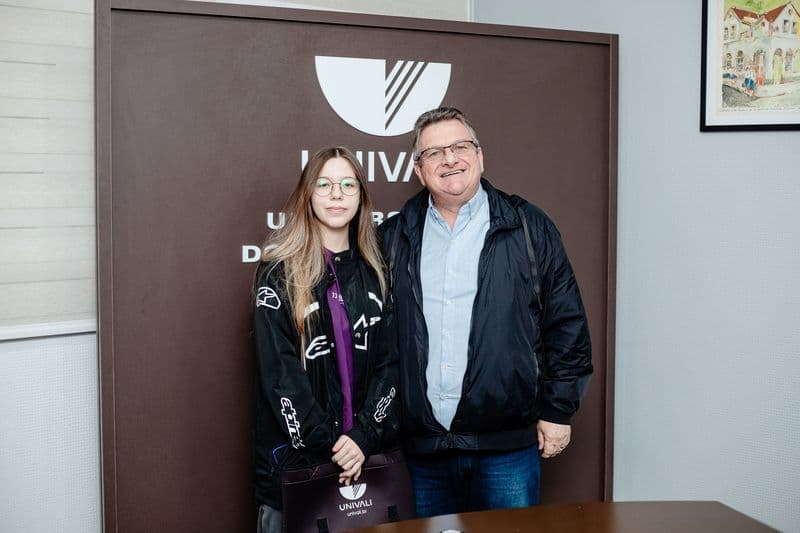 Ganhadora bolsa enem - Foto Dales Hoeckesfeld - 0006_Easy-Resize.com.jpg Ganhadora bolsa enem - Foto Dales Hoeckesfeld - 0006_Easy-Resize.com.jpg