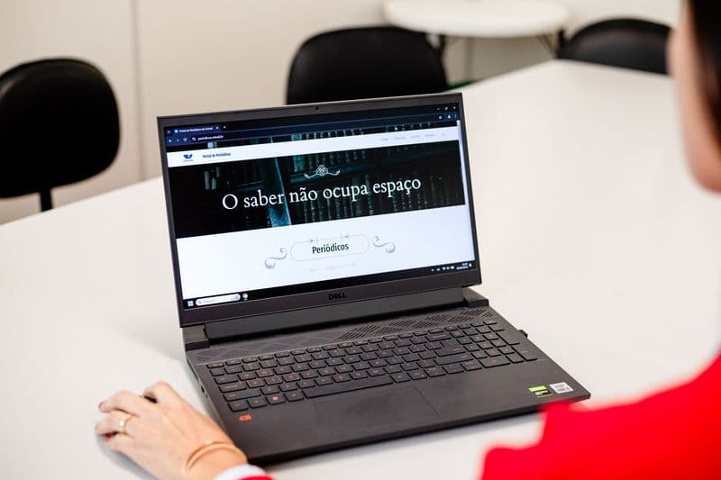 Periódicos - Foto Dales Hoeckesfeld (2).jpg Periódicos - Foto Dales Hoeckesfeld (2).jpg