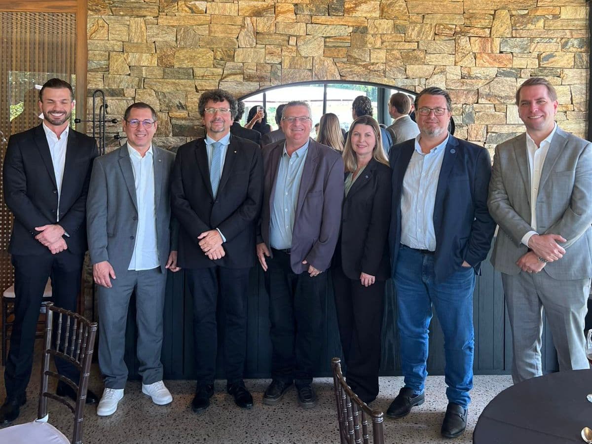 Reunião discute sobre pesquisa e desenvolvimento de medicamentos em SC