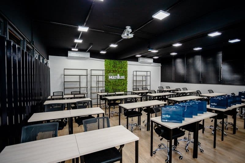 Sala Multilog Univali Foto Dales Hoeckesfeld (1).jpg Sala Multilog Univali Foto Dales Hoeckesfeld (1).jpg