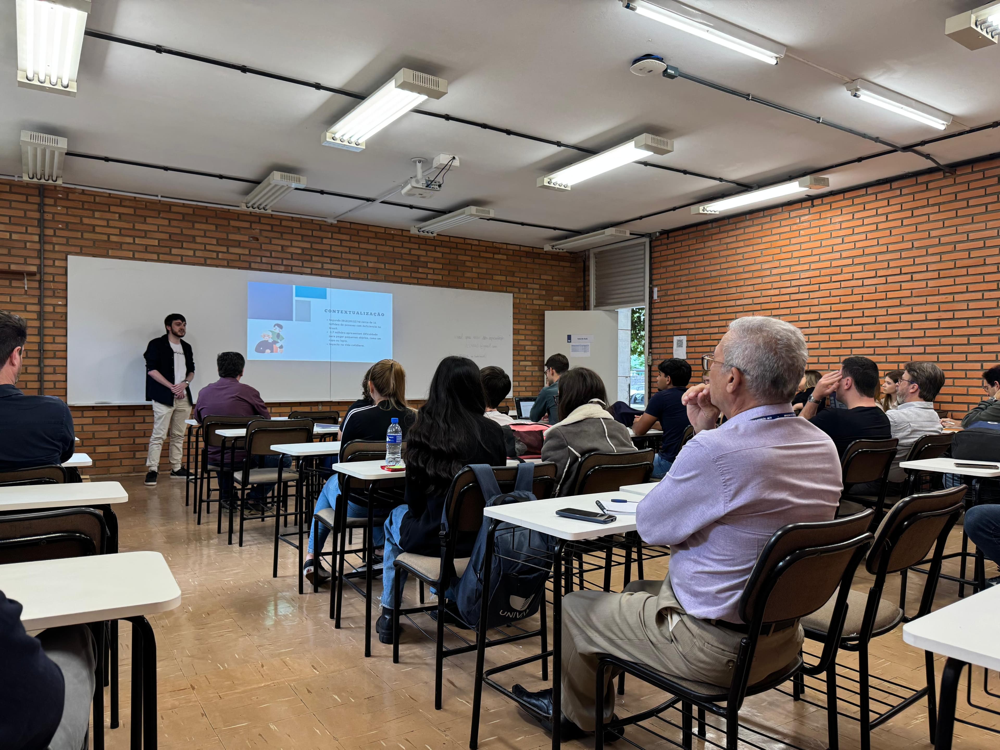 Carreiras em transformação levam profissionais de volta à universidade