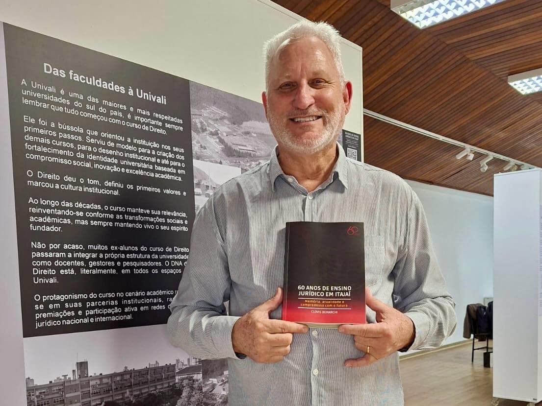 Livro e exposição celebram trajetória do ensino jurídico em Itajaí