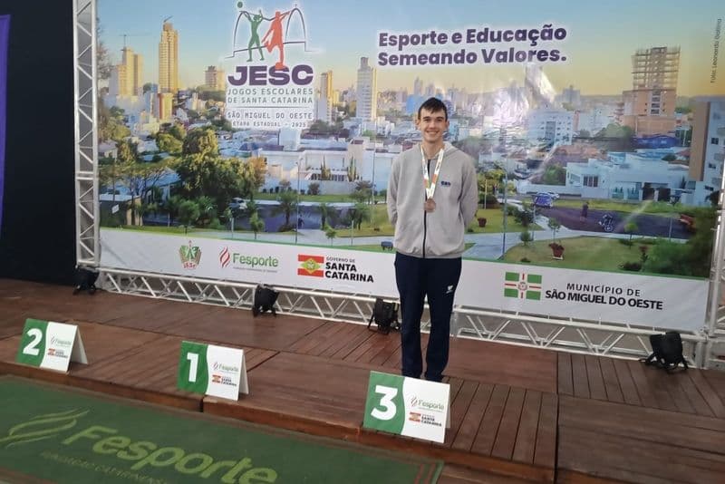 aluno-do-cau-conquista-podio-no-jesc.jpg aluno-do-cau-conquista-podio-no-jesc.jpg