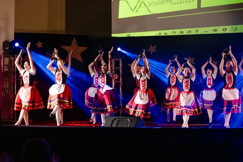 alunos-do-cau-tijucas-participam-de-evento-que-une-arte-moda-e-solidariedade.jpg alunos-do-cau-tijucas-participam-de-evento-que-une-arte-moda-e-solidariedade.jpg