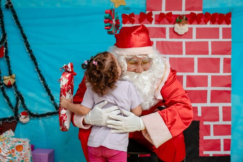 papai-noel-entrega-brinquedos-para-criancas-do-cidade-nova.jpg papai-noel-entrega-brinquedos-para-criancas-do-cidade-nova.jpg