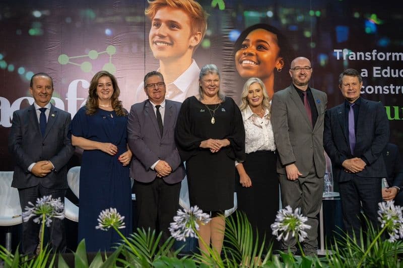 presidencia-e-conselhos-da-acafe-tomam-posse-para-o-bienio-2024-2026.jpg presidencia-e-conselhos-da-acafe-tomam-posse-para-o-bienio-2024-2026.jpg