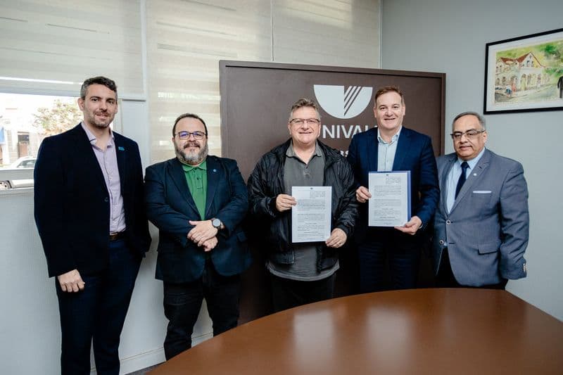 univali-e-camara-italiana-de-comercio-e-industria-de-santa-catarina-firmam-termo-de-cooperacao.jpg univali-e-camara-italiana-de-comercio-e-industria-de-santa-catarina-firmam-termo-de-cooperacao.jpg