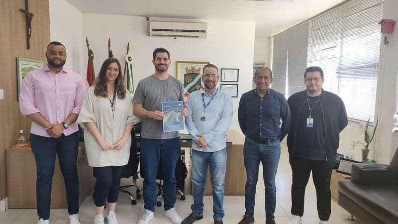 univali-entrega-laudo-tecnico-de-engenharia-da-avenida-beira-rio-em-brusque.jpg univali-entrega-laudo-tecnico-de-engenharia-da-avenida-beira-rio-em-brusque.jpg